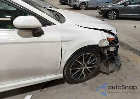 2021 Toyota Camry Se z USA, uszkodzony, nr VIN 4T1G11AK8MU598284